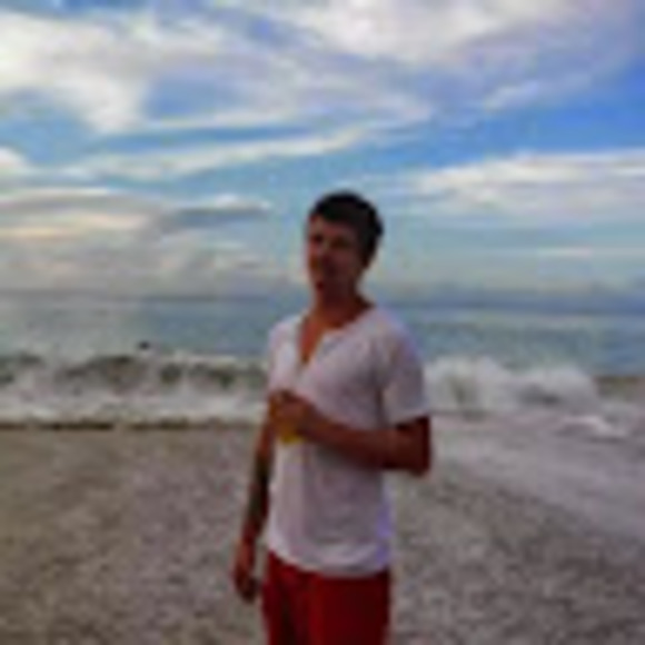 Meet your Posher, Kyle - Picture 1 of 1